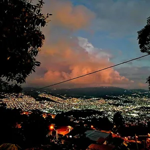Bed & Breakfast Eco Hostal Casa La Juana, Medellin